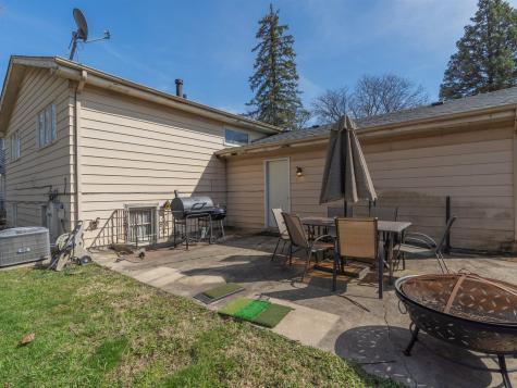 4242 Pinewood Lane Matteson IL 60443