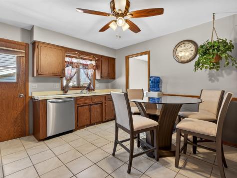 4242 Pinewood Lane Matteson IL 60443