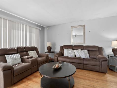 4242 Pinewood Lane Matteson IL 60443