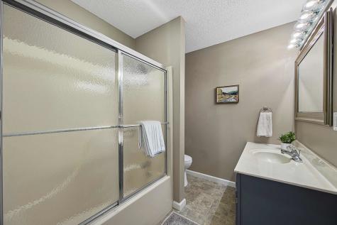 1202 Kenneth Drive Bloomington IL 61704