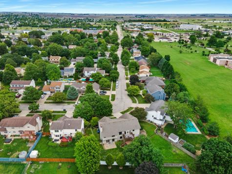 1202 Kenneth Drive Bloomington IL 61704