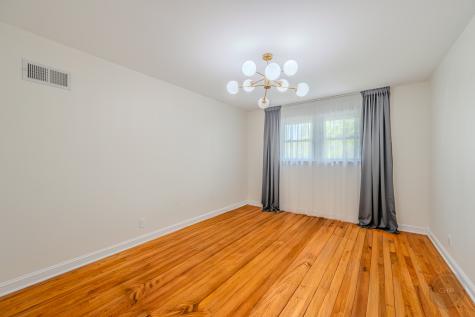 10S220 Alan Road Naperville IL 60564