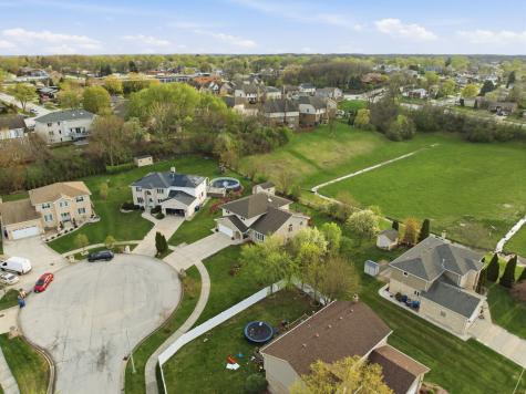 8920 Emerald Court Hickory Hills IL 60457
