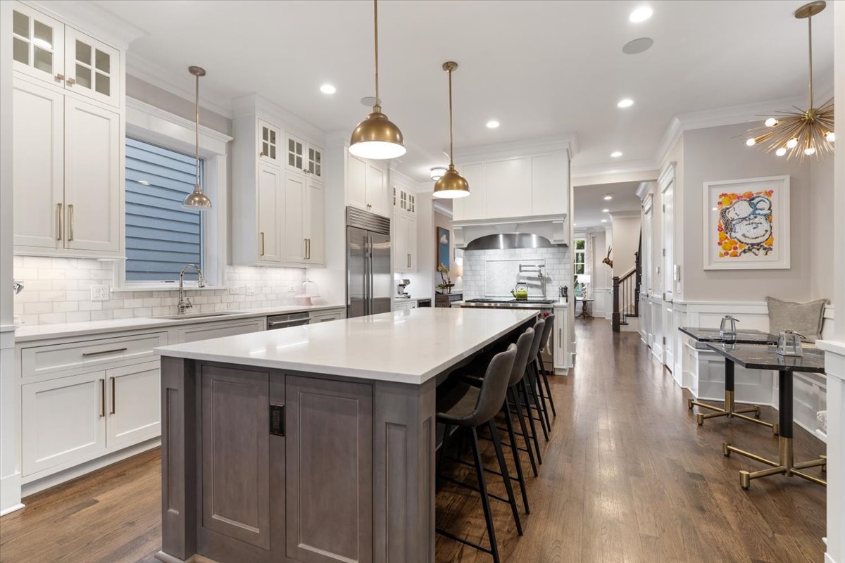 1924 West Farragut Avenue Chicago IL 60640