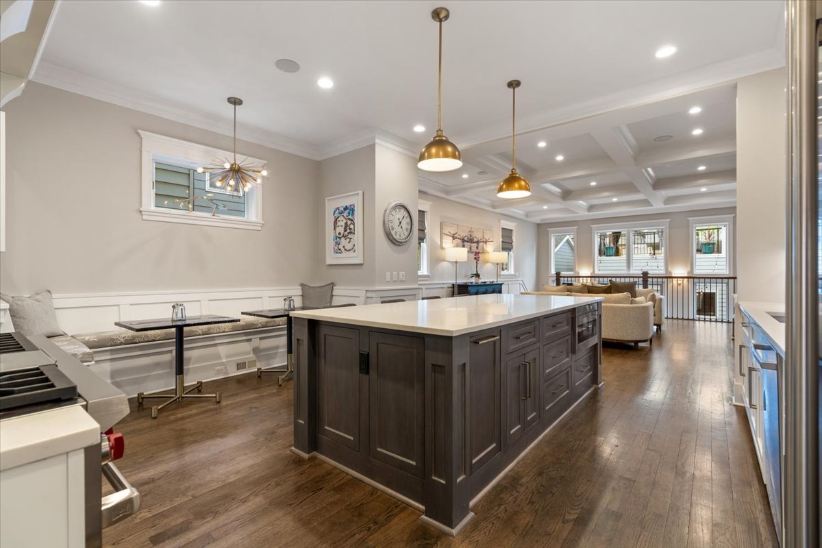1924 West Farragut Avenue Chicago IL 60640