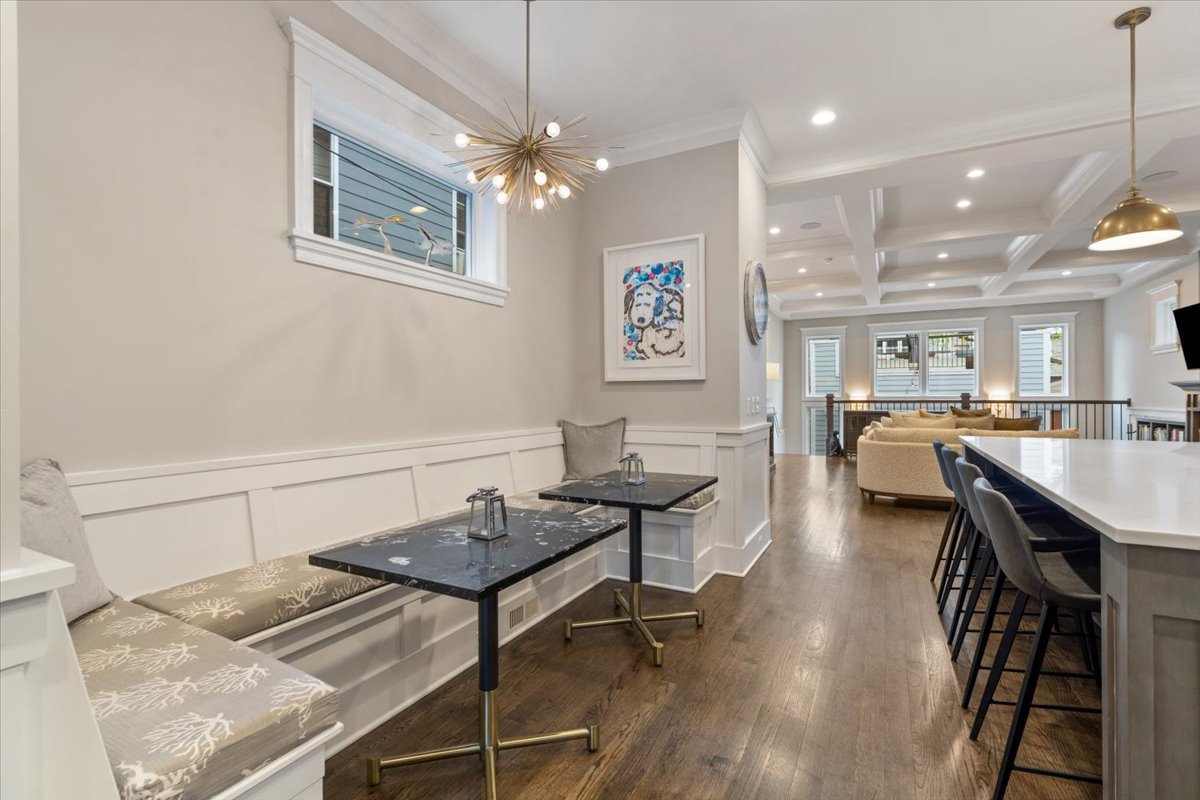 1924 West Farragut Avenue Chicago IL 60640