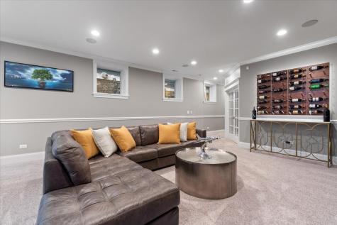 1924 West Farragut Avenue Chicago IL 60640