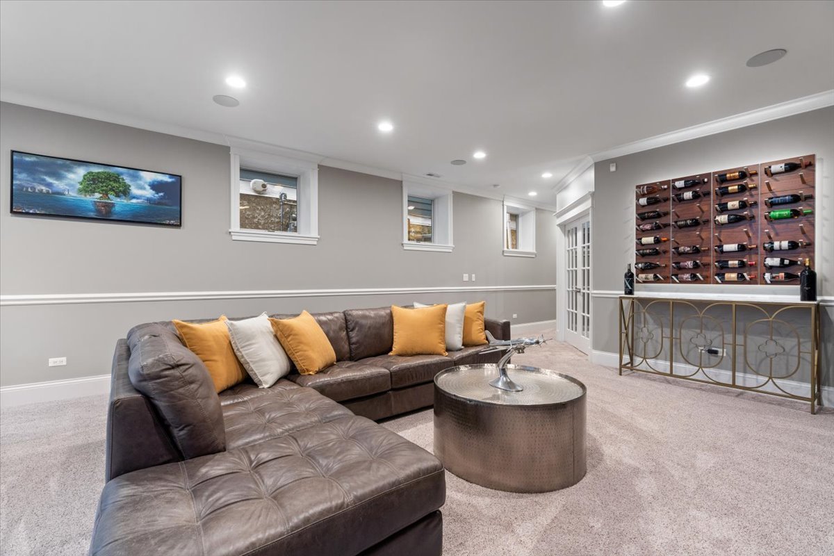 1924 West Farragut Avenue Chicago IL 60640