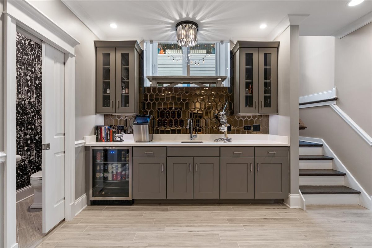1924 West Farragut Avenue Chicago IL 60640