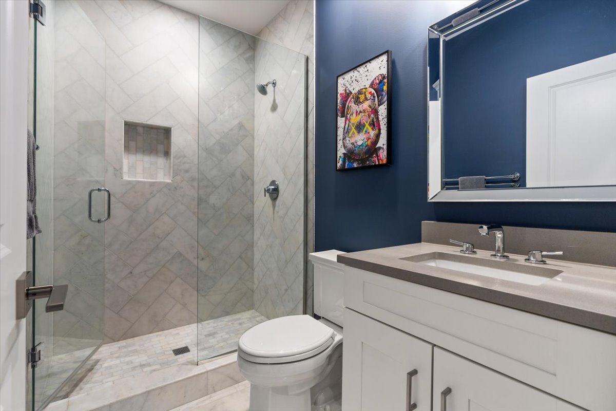 1924 West Farragut Avenue Chicago IL 60640