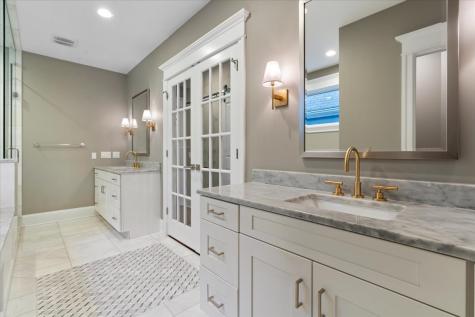 1924 West Farragut Avenue Chicago IL 60640