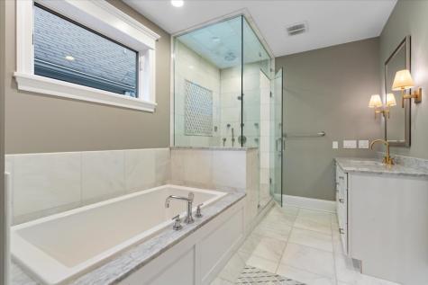 1924 West Farragut Avenue Chicago IL 60640