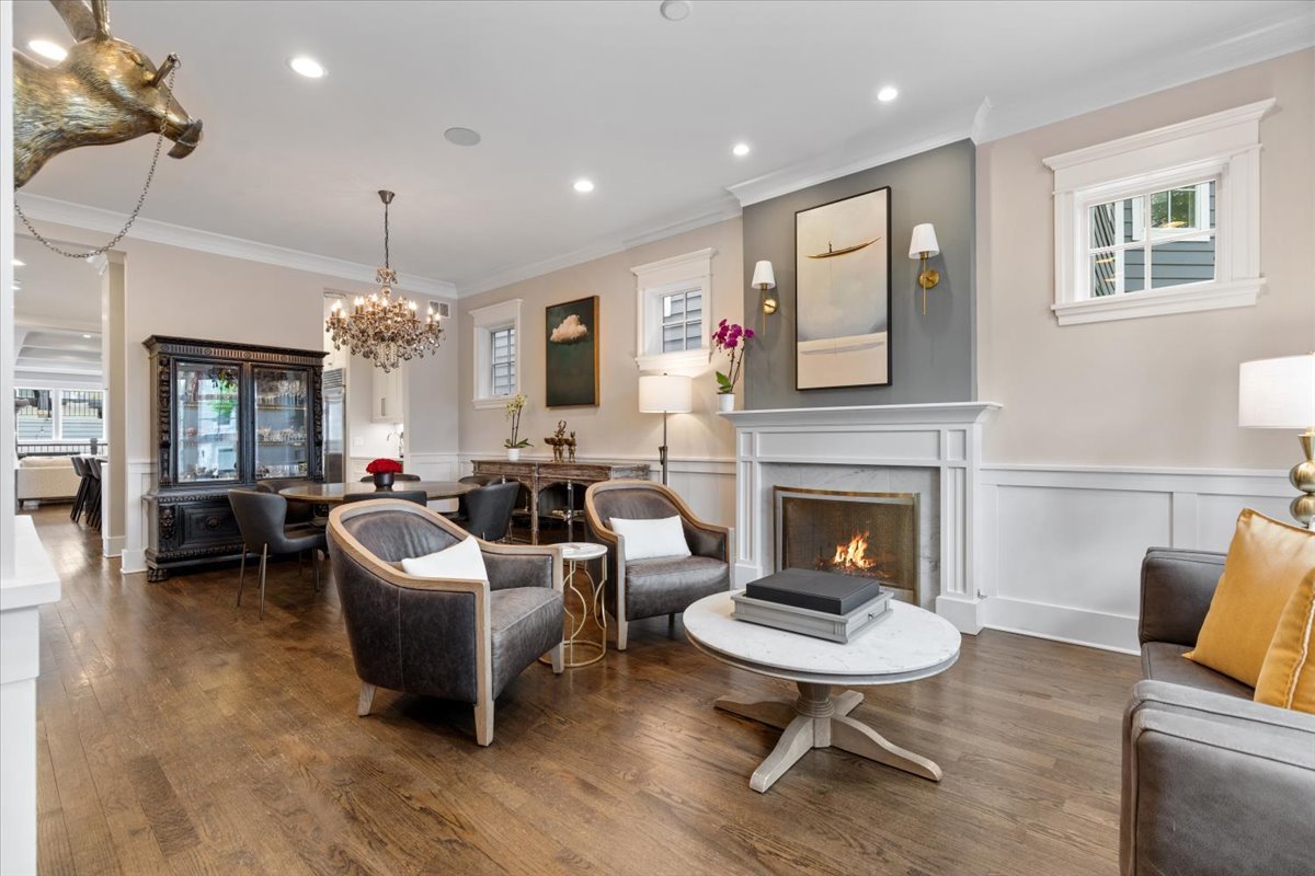 1924 West Farragut Avenue Chicago IL 60640