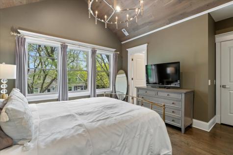 1924 West Farragut Avenue Chicago IL 60640
