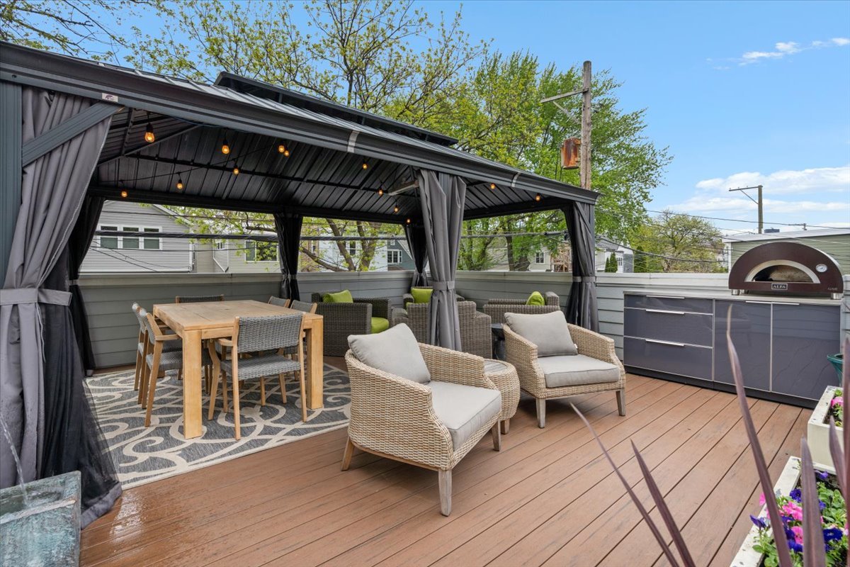 1924 West Farragut Avenue Chicago IL 60640