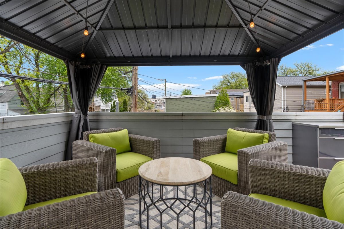1924 West Farragut Avenue Chicago IL 60640