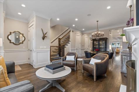 1924 West Farragut Avenue Chicago IL 60640