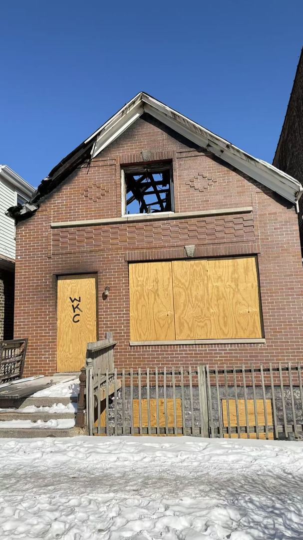 3037 South Lock Street Chicago IL 60608