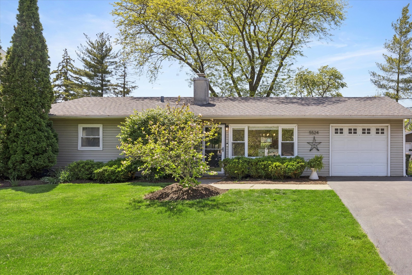 5524 South Quincy Street Hinsdale IL 60521