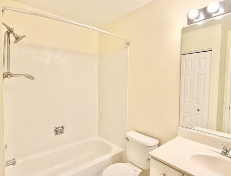 1329 Newport Street Mundelein IL 60060