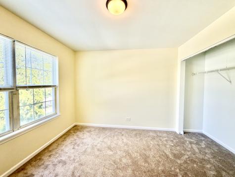 1329 Newport Street Mundelein IL 60060