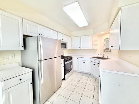 1329 Newport Street Mundelein IL 60060