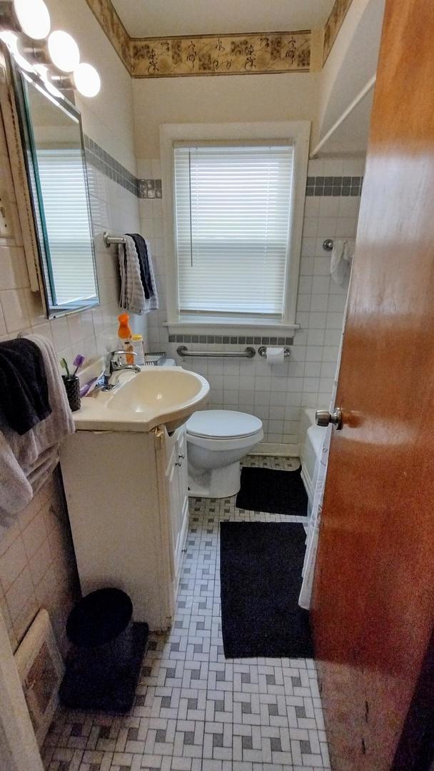 10841 South Vernon Avenue Chicago IL 60628