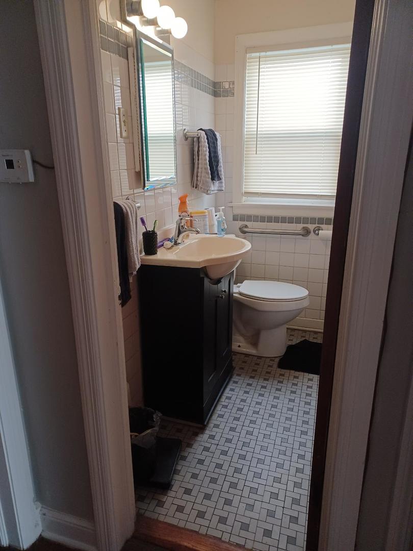 10841 South Vernon Avenue Chicago IL 60628