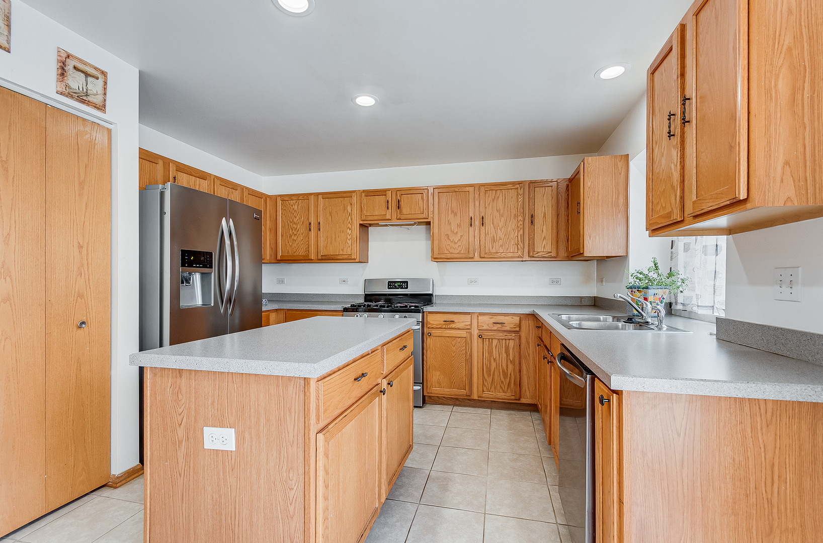 1544 Suncrest Lane Bolingbrook IL 60490