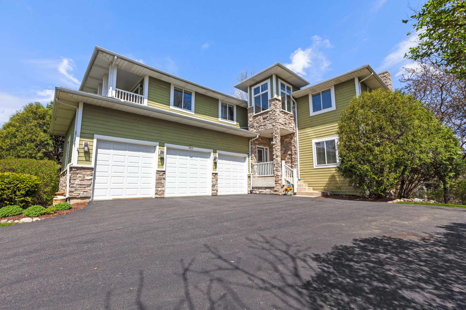 980 Dakota Drive Woodstock IL 60098