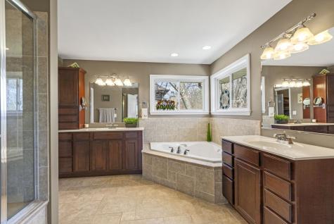 980 Dakota Drive Woodstock IL 60098
