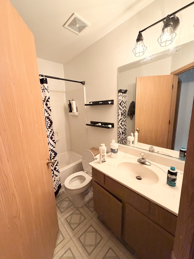 1126 Village Center Parkway Aurora IL 60506