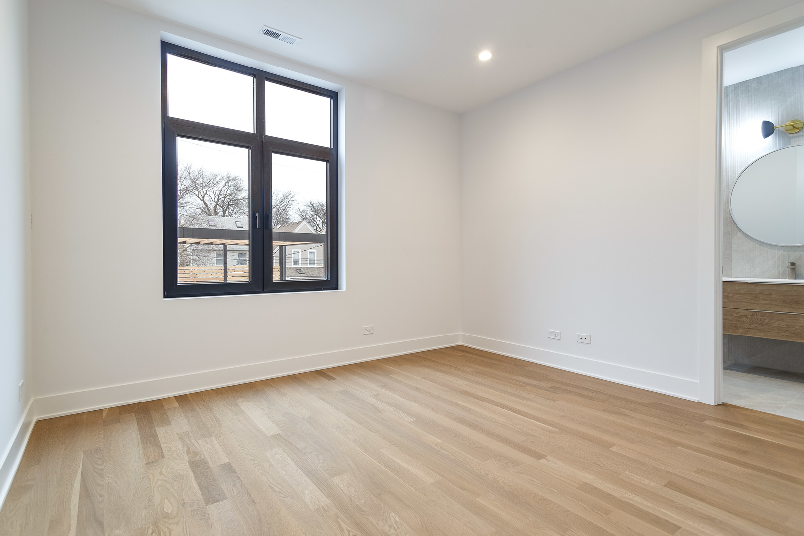 1418 West Warner Avenue Chicago IL 60613