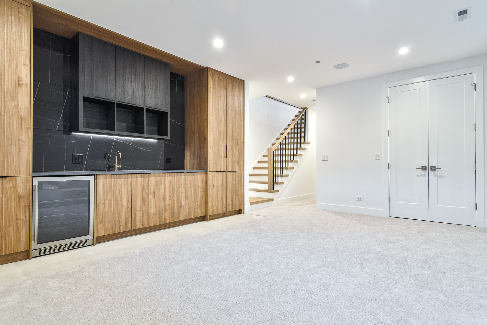 1418 West Warner Avenue Chicago IL 60613