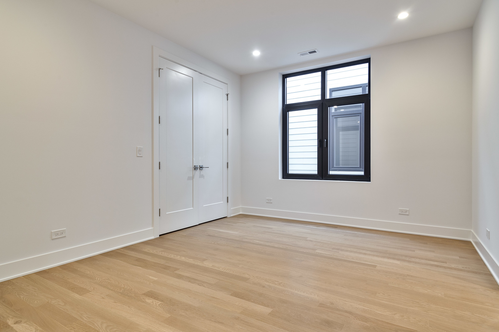 1418 West Warner Avenue Chicago IL 60613
