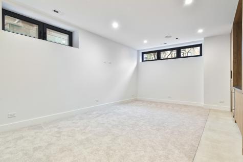 1418 West Warner Avenue Chicago IL 60613