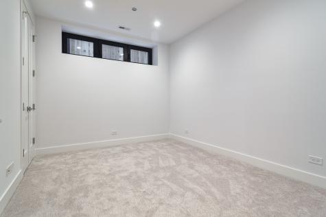 1418 West Warner Avenue Chicago IL 60613