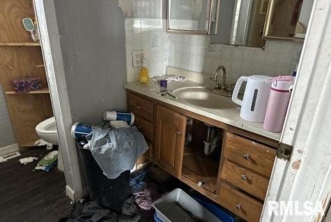 113 Martin Street Benton IL 62812