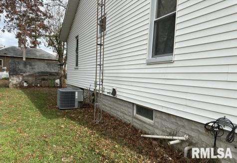 113 Martin Street Benton IL 62812