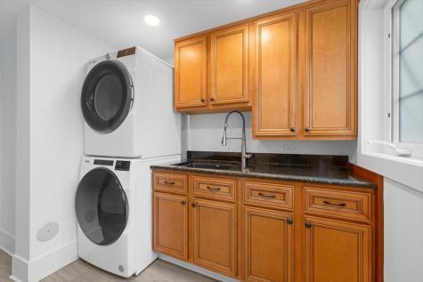 32 Lancaster Lane Lincolnshire IL 60069