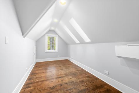 32 Lancaster Lane Lincolnshire IL 60069