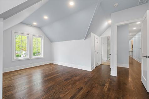 32 Lancaster Lane Lincolnshire IL 60069