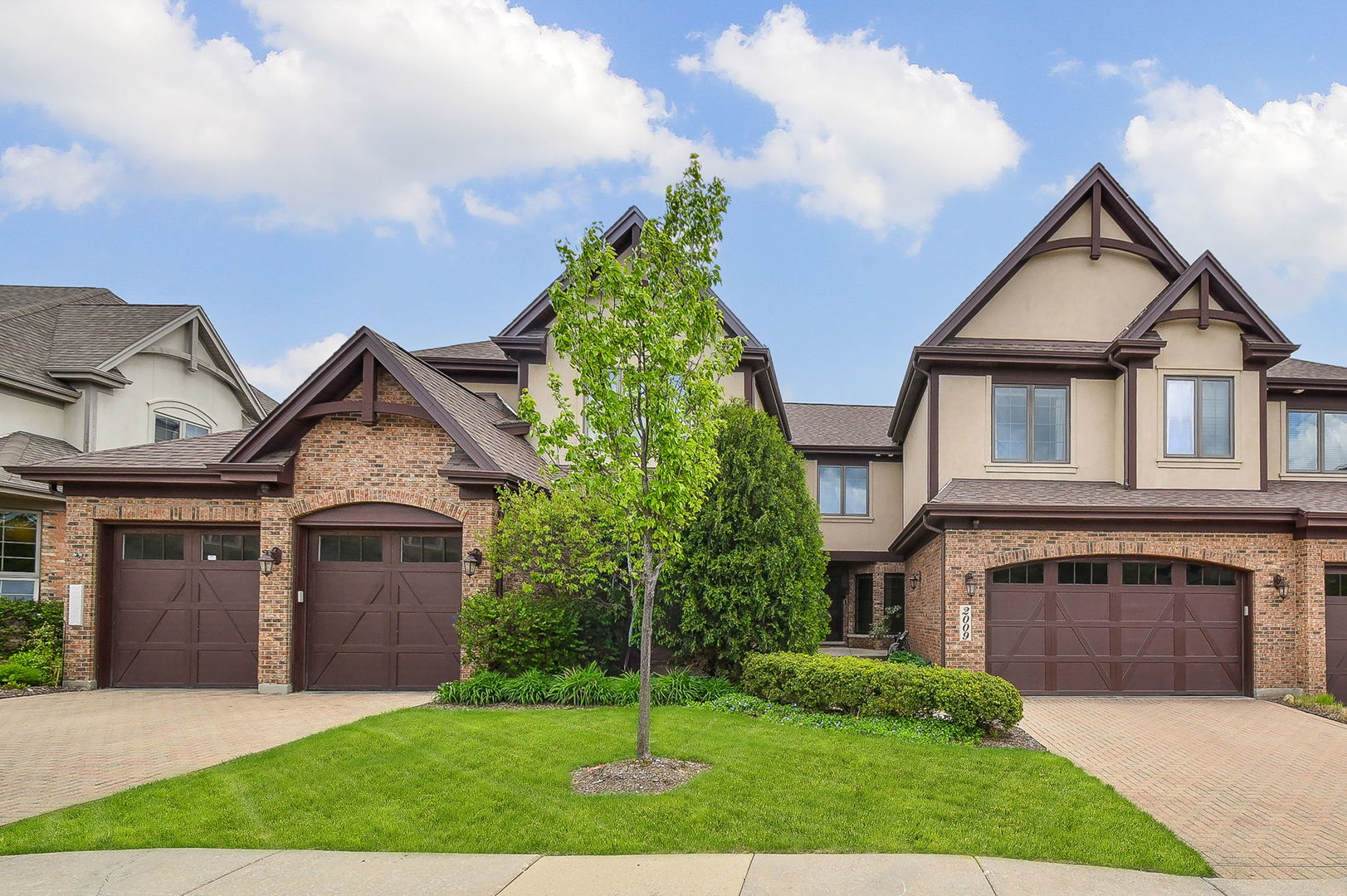 2009 Mackenzie Place Wheaton IL 60187