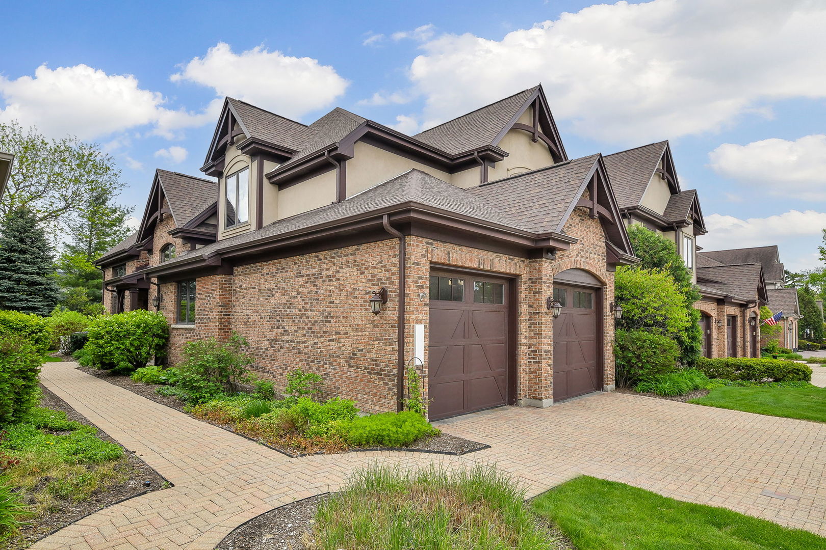 2009 Mackenzie Place Wheaton IL 60187