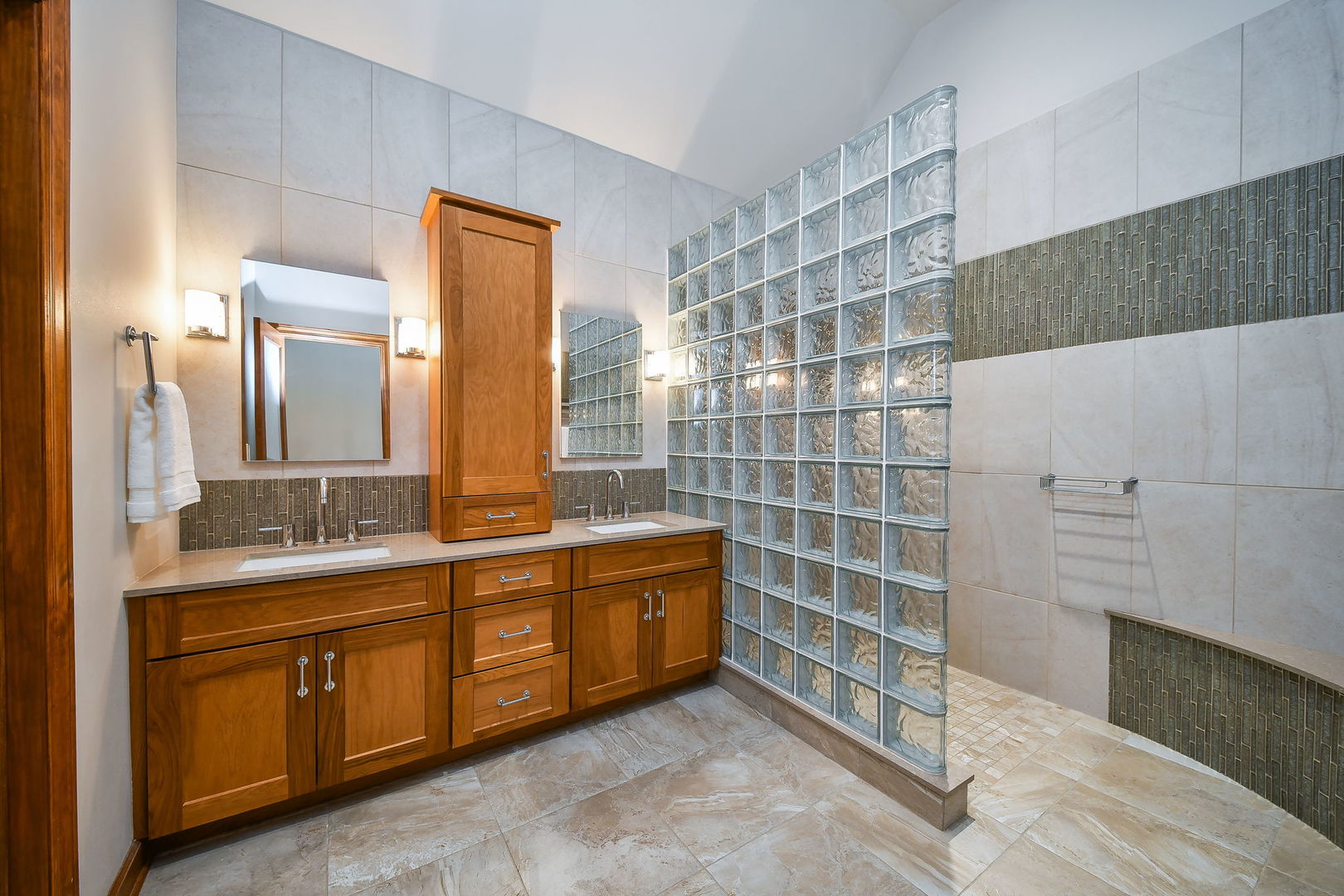 2009 Mackenzie Place Wheaton IL 60187