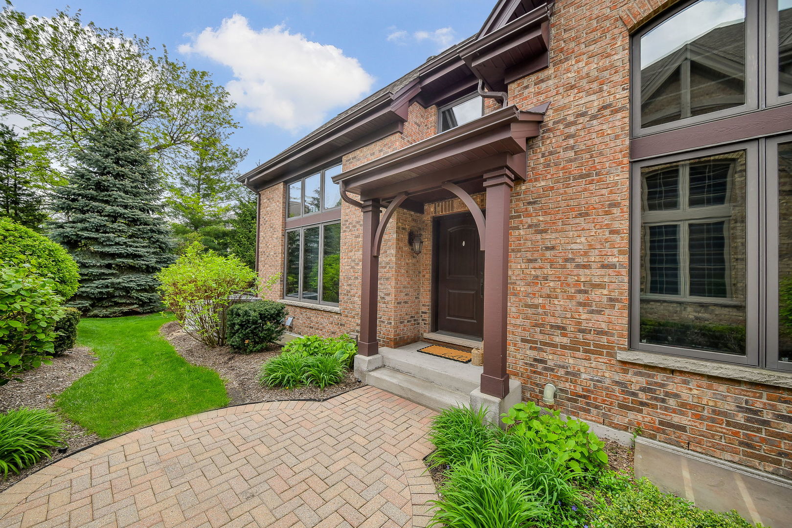 2009 Mackenzie Place Wheaton IL 60187