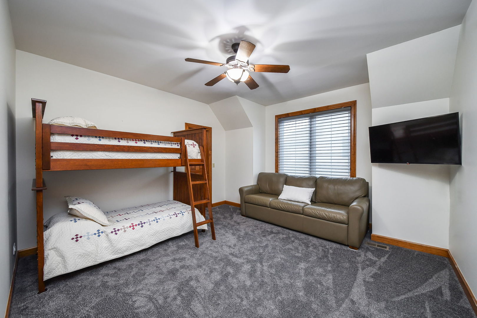 2009 Mackenzie Place Wheaton IL 60187