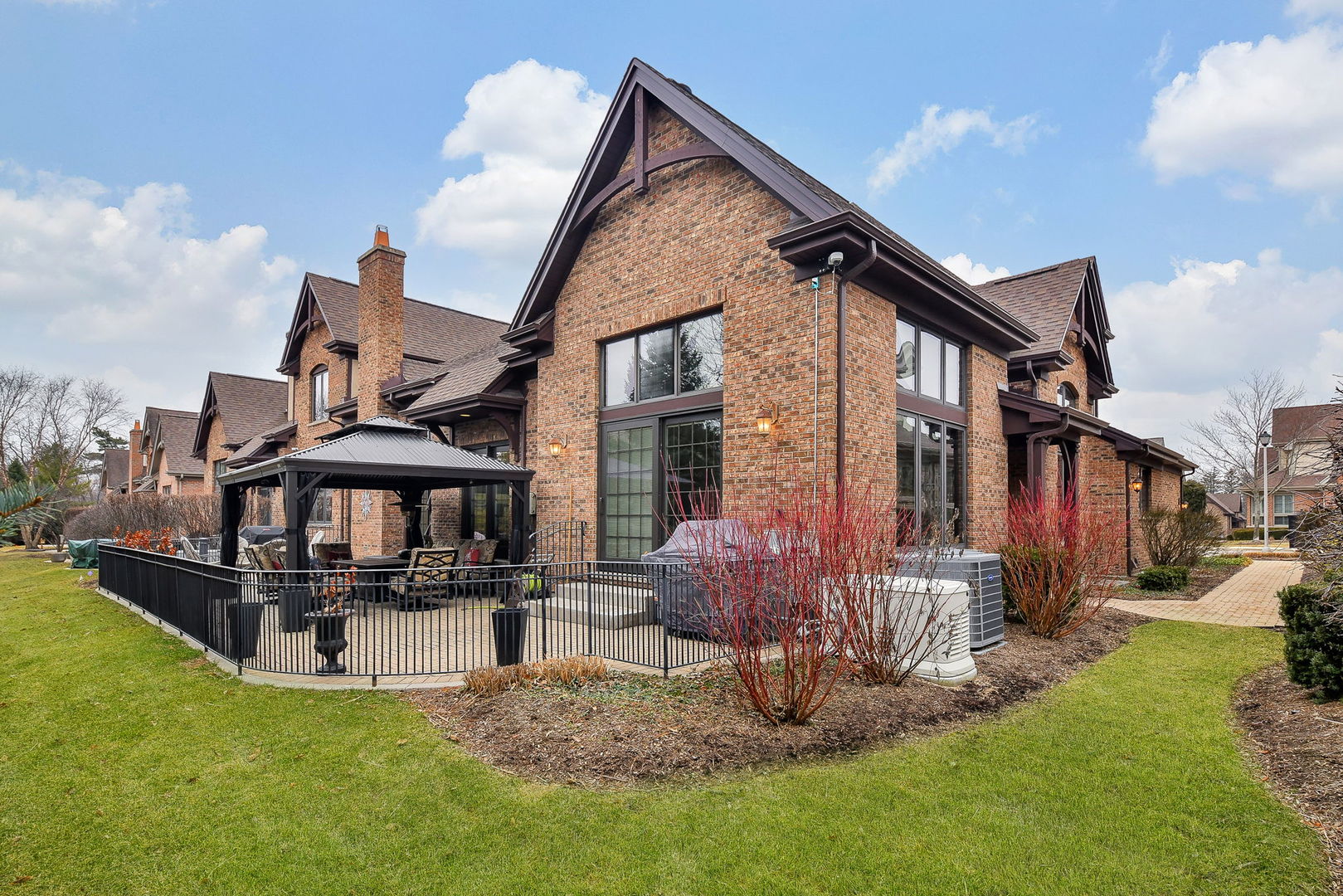 2009 Mackenzie Place Wheaton IL 60187