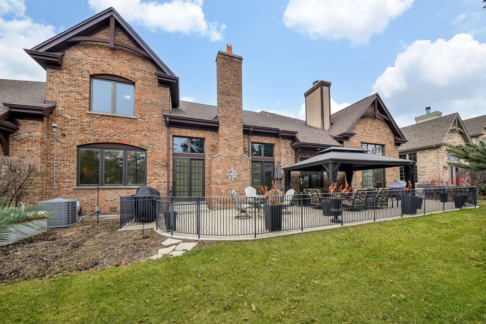 2009 Mackenzie Place Wheaton IL 60187
