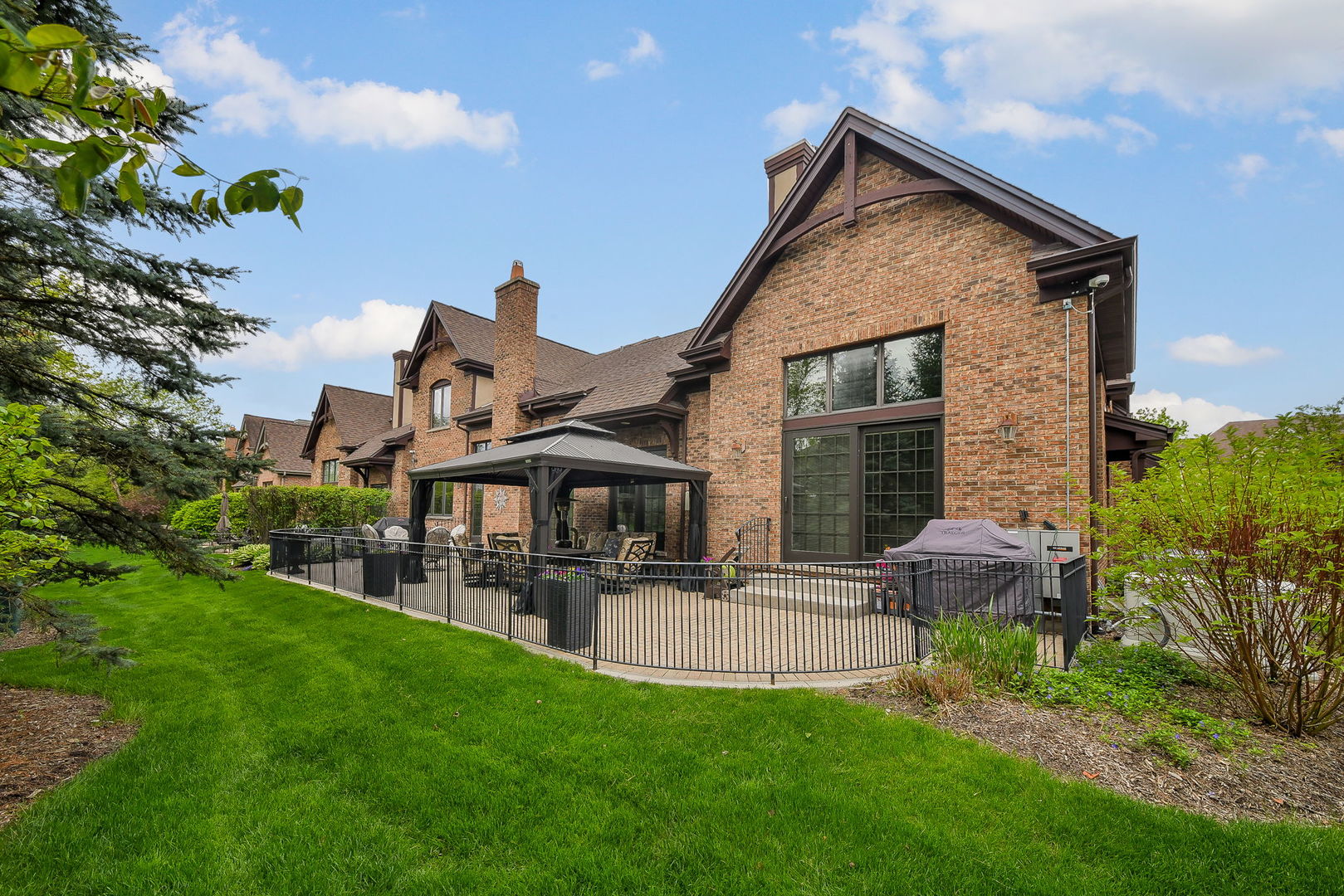2009 Mackenzie Place Wheaton IL 60187